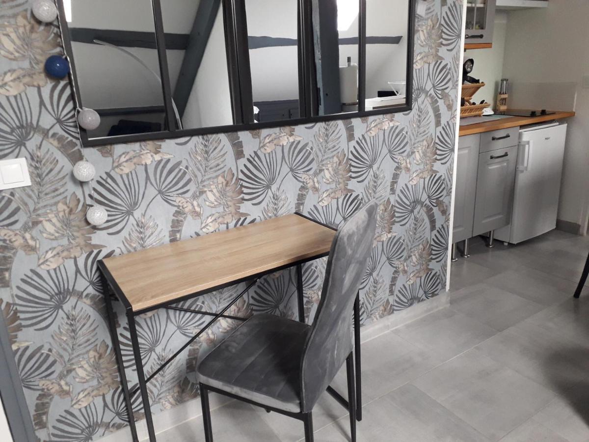 Apartment Loft Luxe Montargis: Haven With Bikes & River Views Montargis